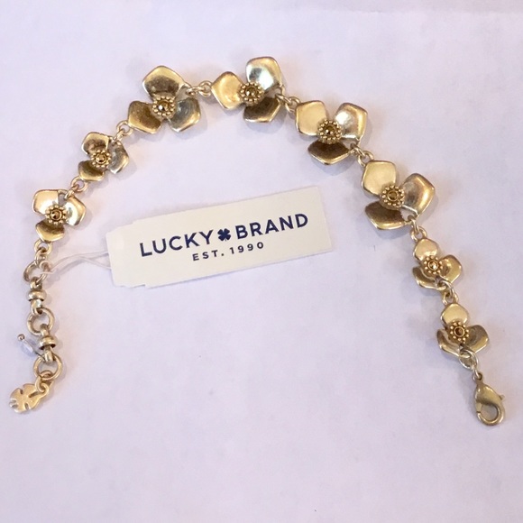 Lucky Brand Jewelry - New 🍀Lucky Brand Gold Color Flower  Bracelet